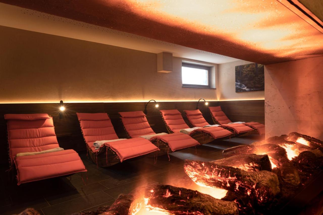 Aparthotel Dorfplatzl Garni Tux Exteriör bild