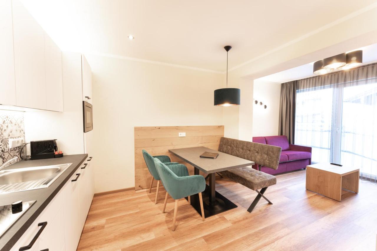 Aparthotel Dorfplatzl Garni Tux Exteriör bild