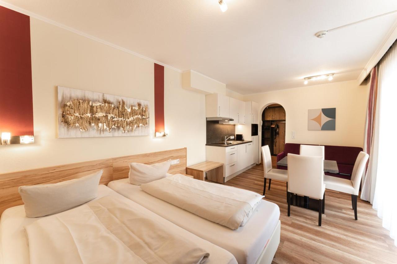 Aparthotel Dorfplatzl Garni Tux Exteriör bild