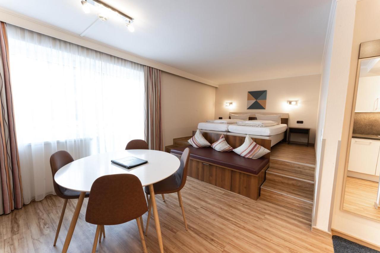 Aparthotel Dorfplatzl Garni Tux Exteriör bild