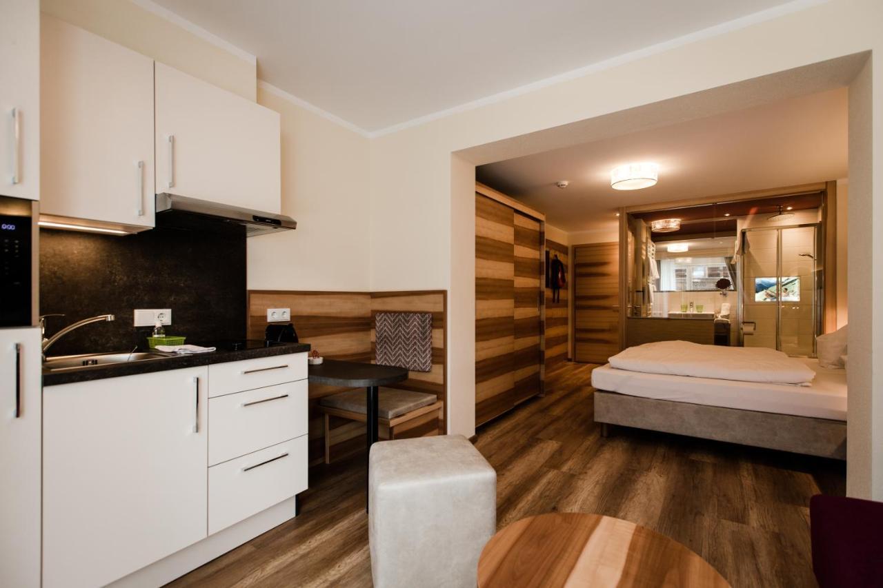 Aparthotel Dorfplatzl Garni Tux Exteriör bild