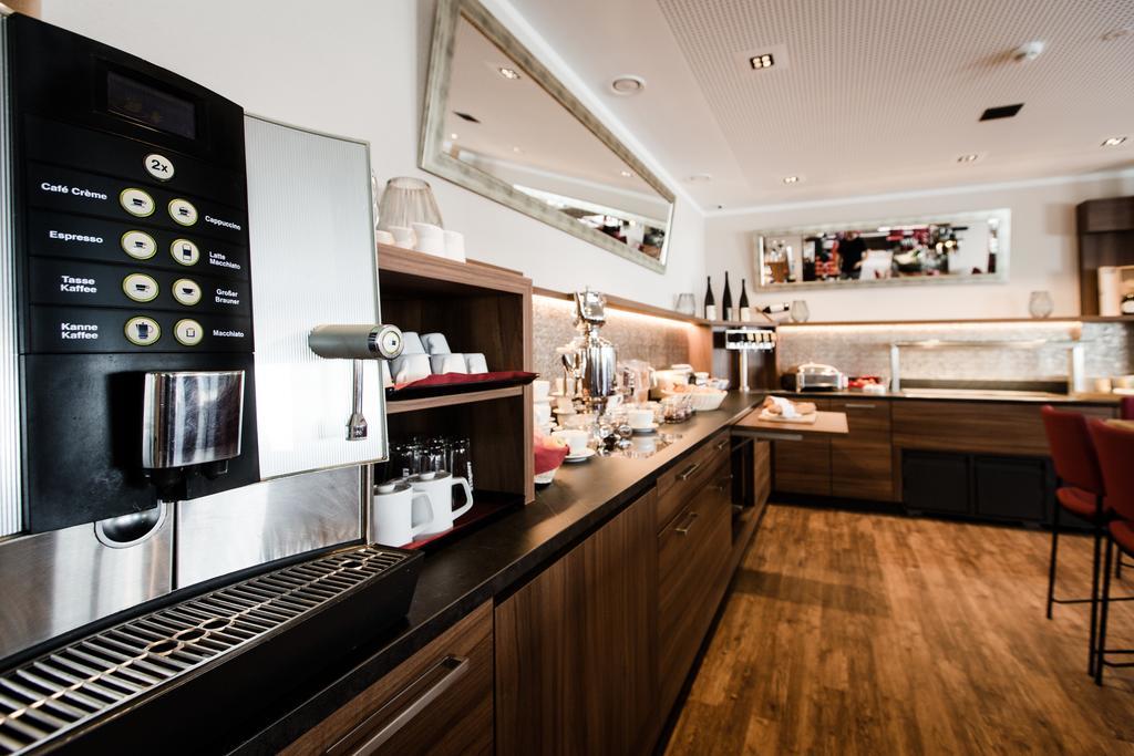 Aparthotel Dorfplatzl Garni Tux Exteriör bild