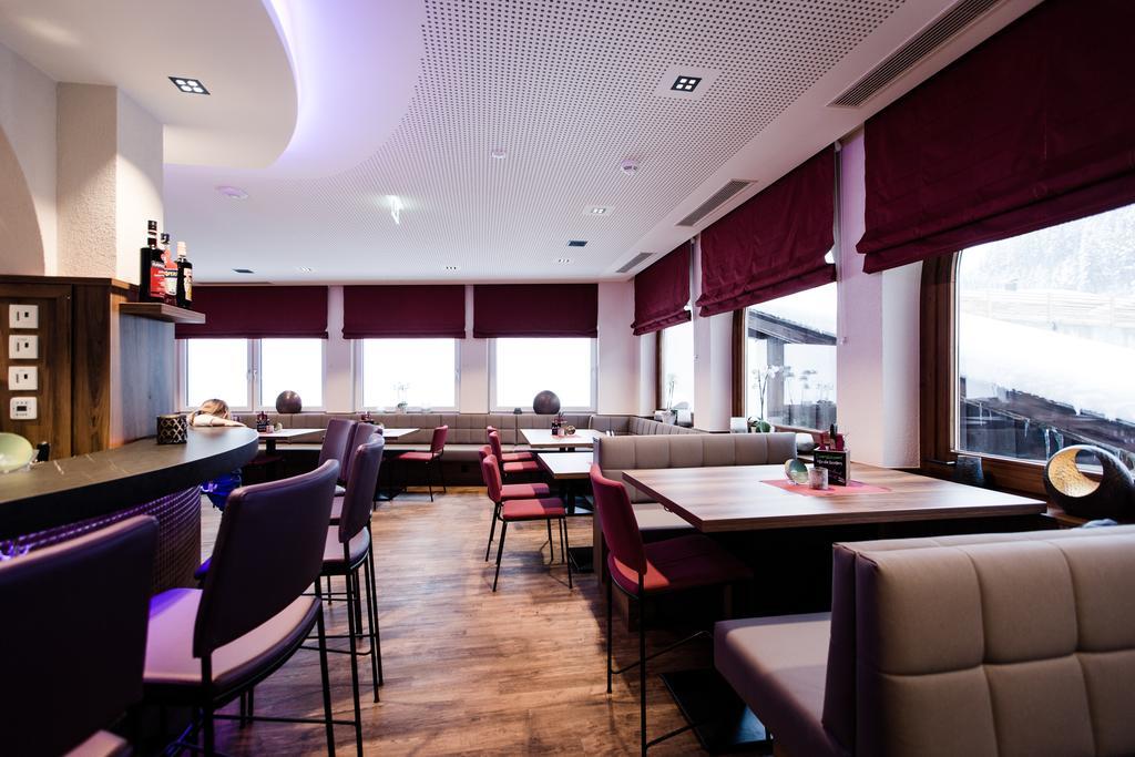 Aparthotel Dorfplatzl Garni Tux Exteriör bild