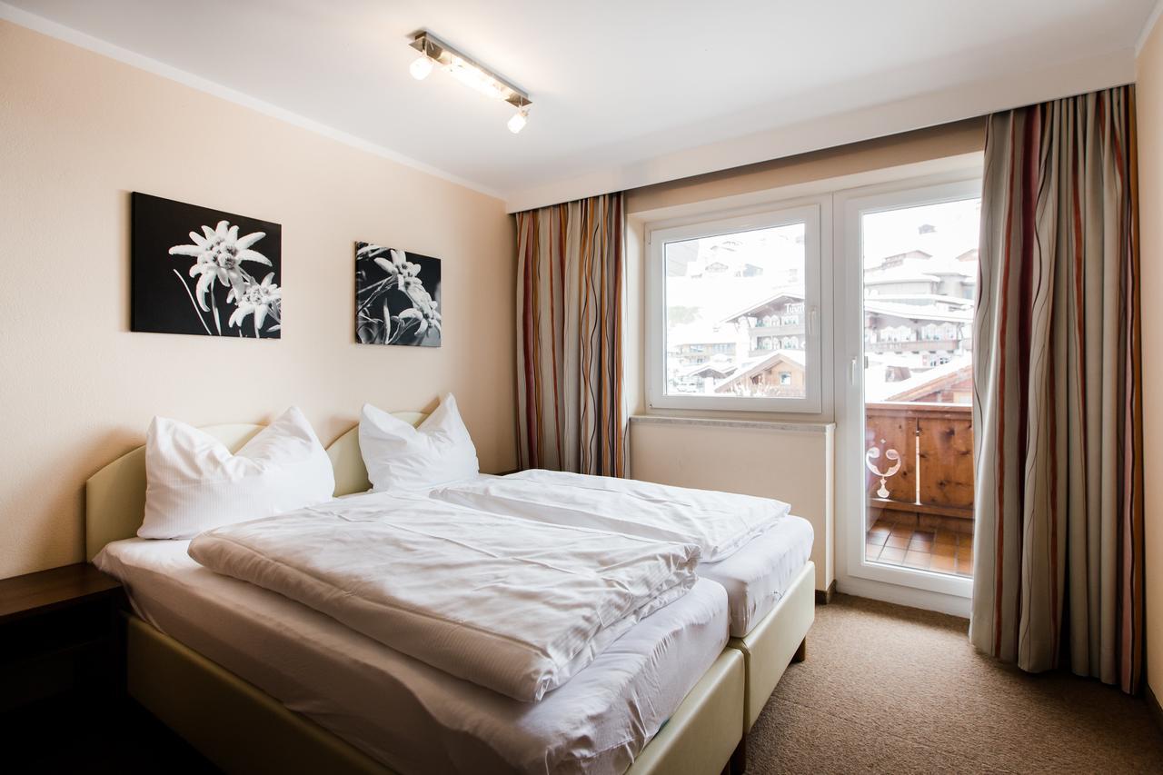 Aparthotel Dorfplatzl Garni Tux Exteriör bild