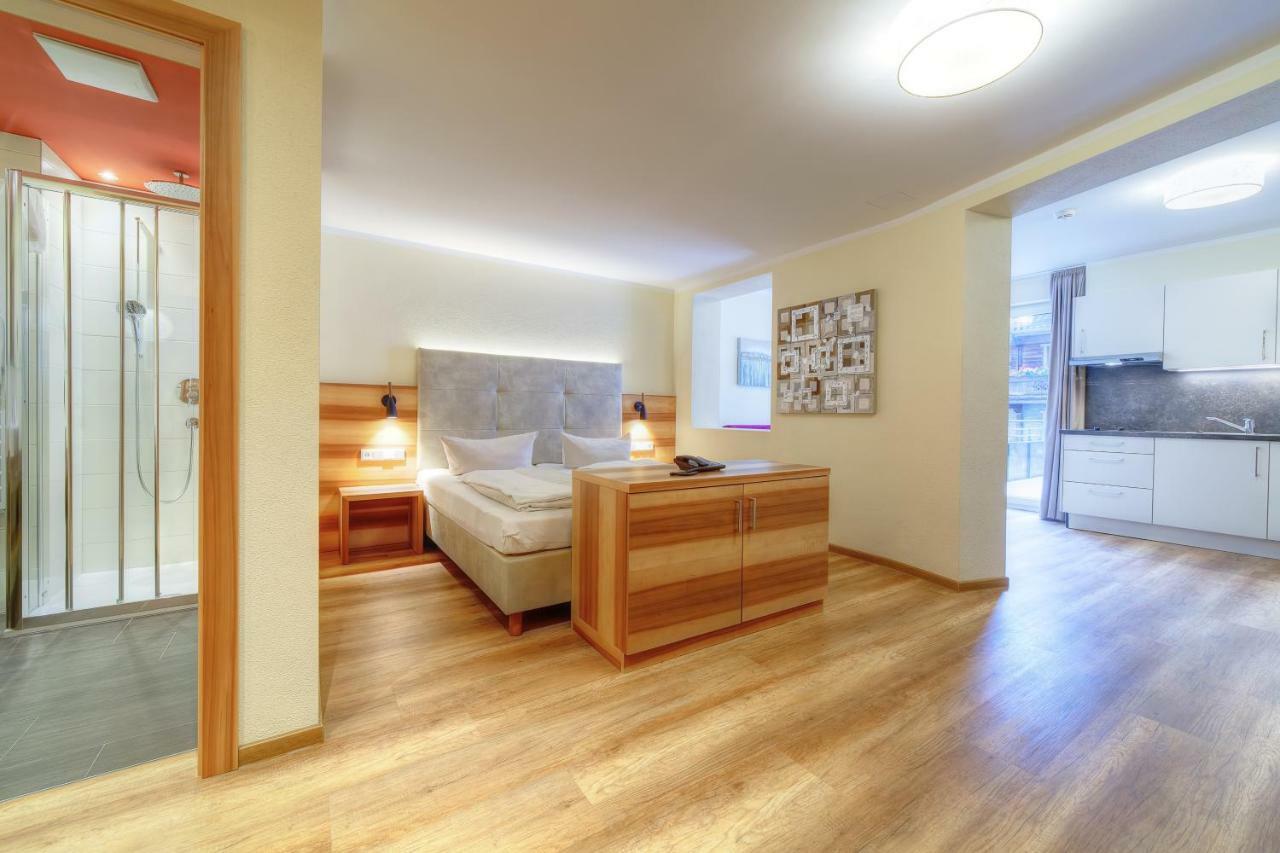 Aparthotel Dorfplatzl Garni Tux Exteriör bild