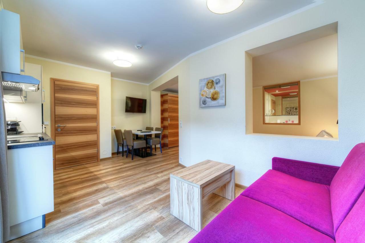 Aparthotel Dorfplatzl Garni Tux Exteriör bild